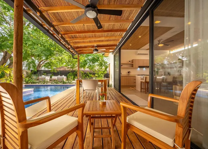 Modern | Private Pool & Garden Hébergement de vacances