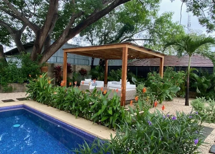 Modern | Private Pool & Garden *