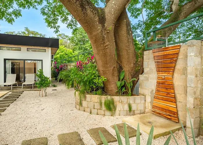 Modern | Private Pool & Garden Hébergement de vacances *